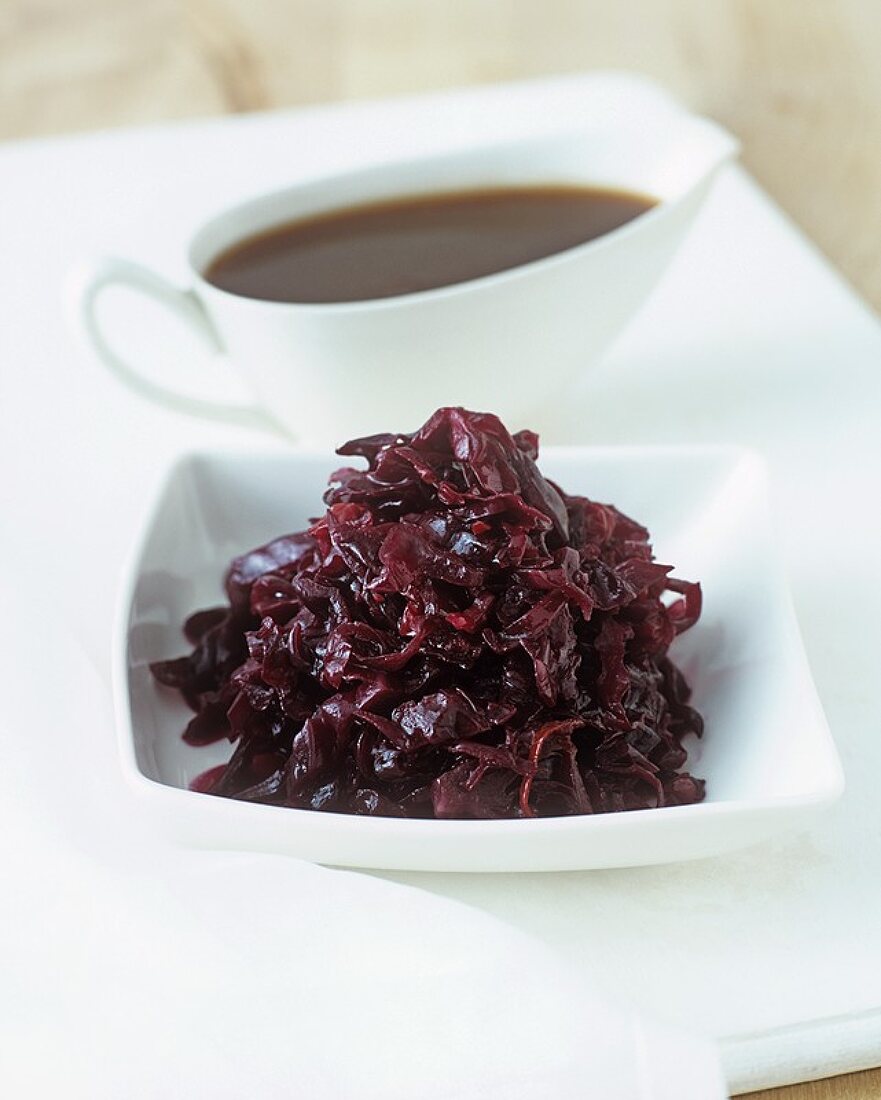 Braised balsamic red cabbage with cranberries