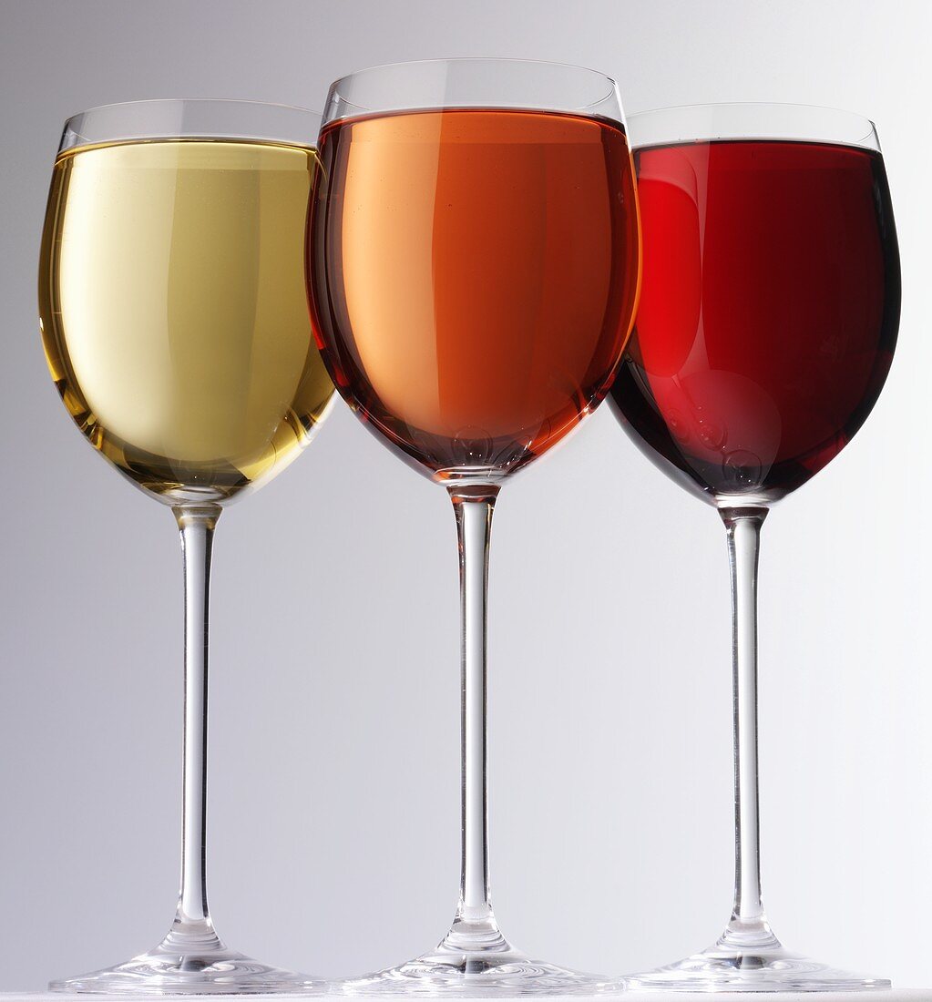 Je ein Glas Weißwein, Rosewein und Rotwein