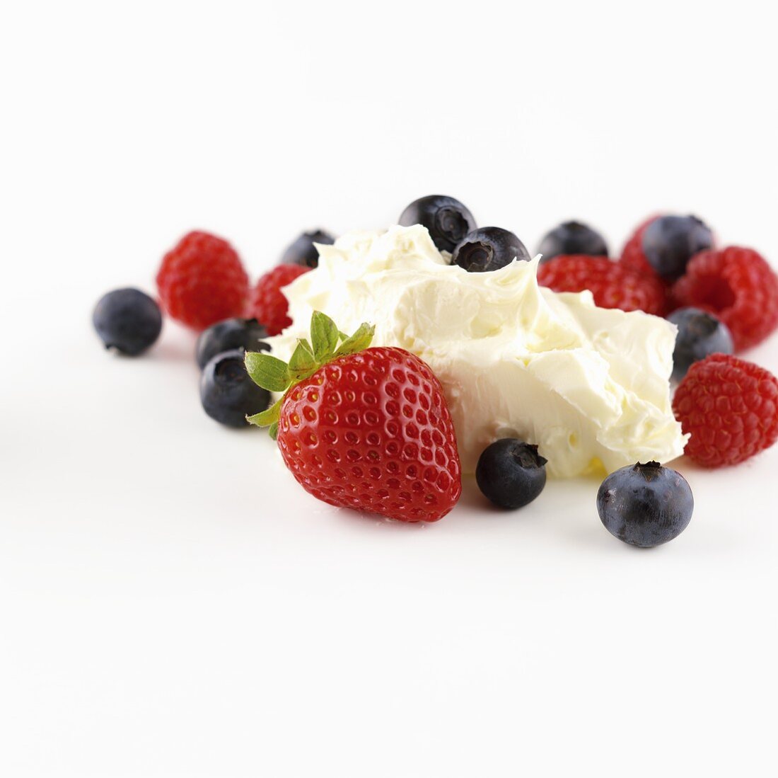 Fresh berries with mascarpone