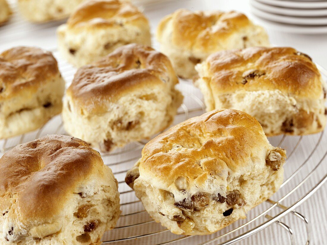 Scones auf einem Kuchengitter