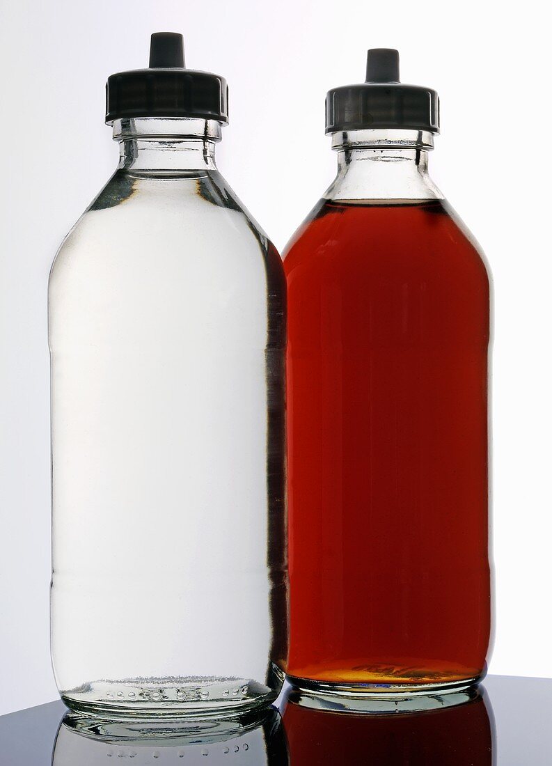 White- and red wine vinegar