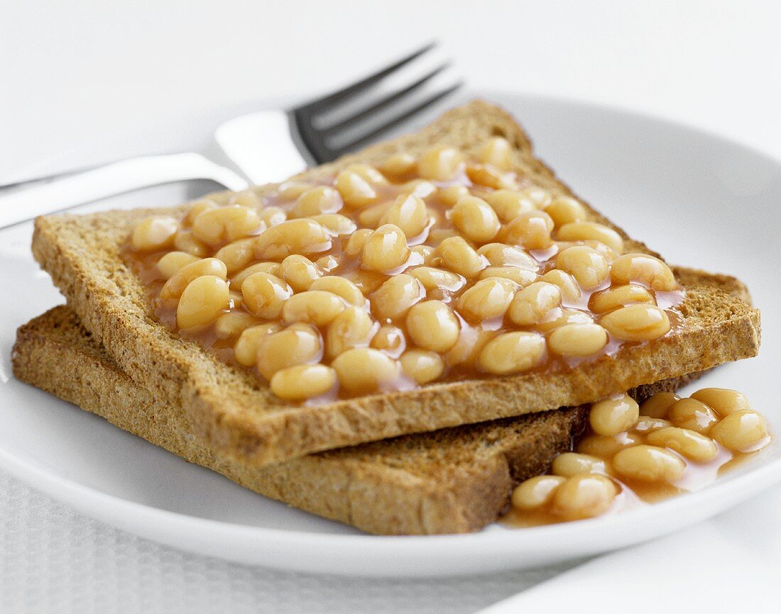 Baked beans on wholemeal toast