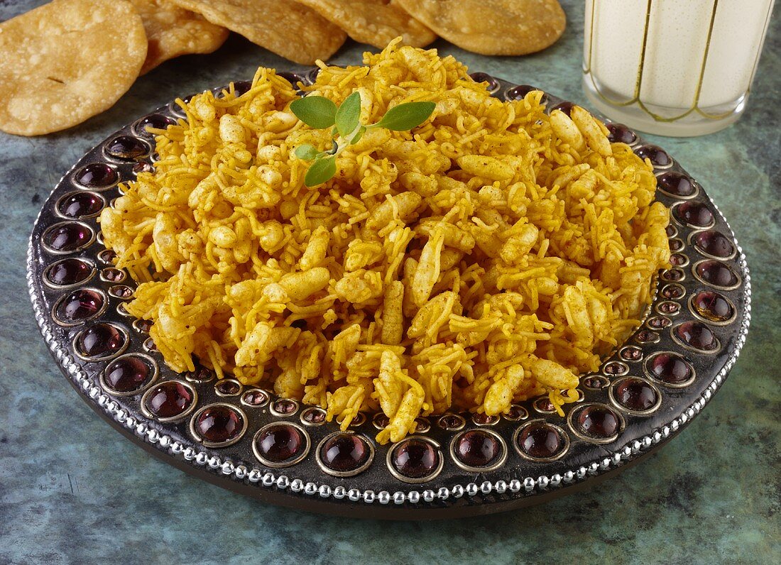 Bhel Puri (Puff-Reis-Gericht aus Maharashtrai, Indien)