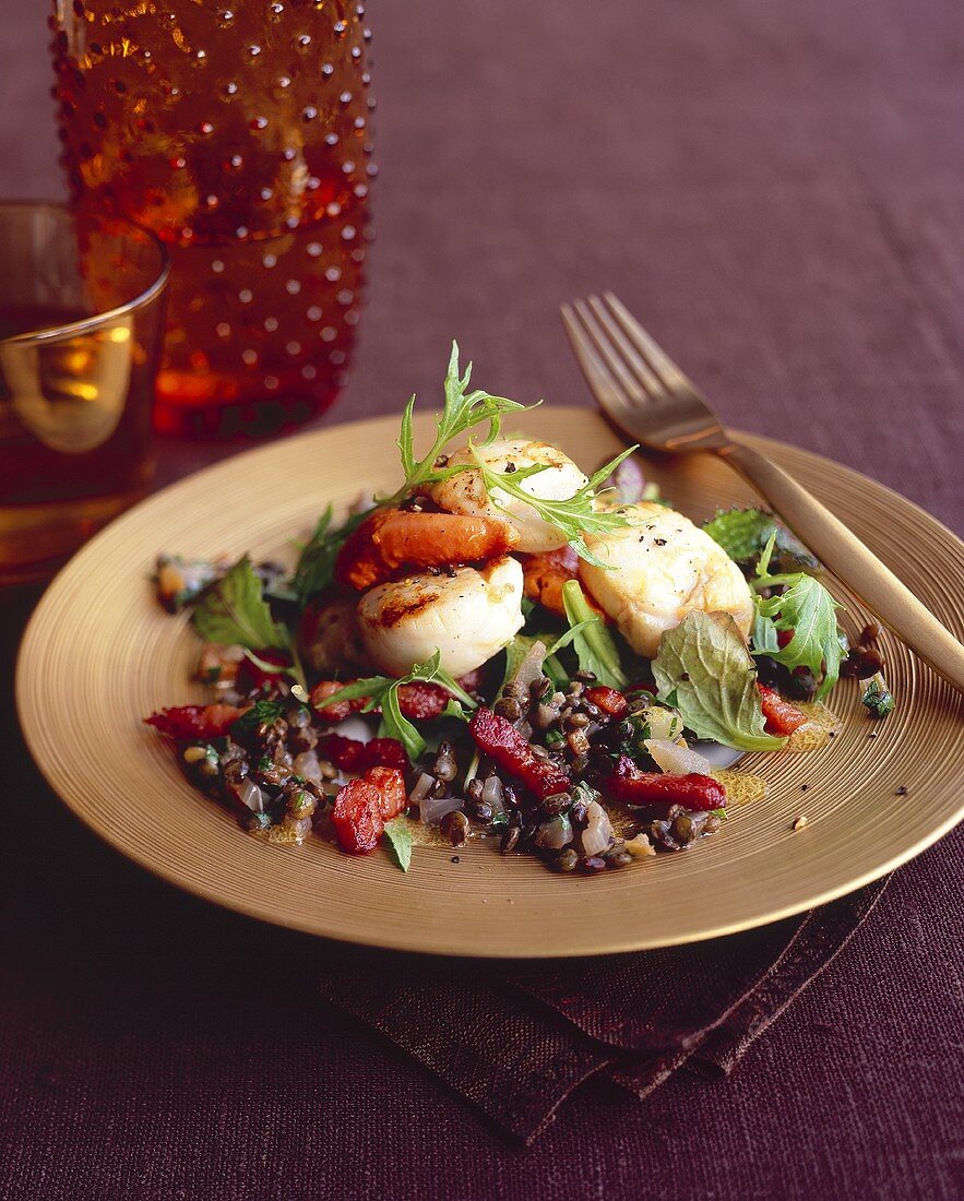 Fried scallops on lentil and bacon salad