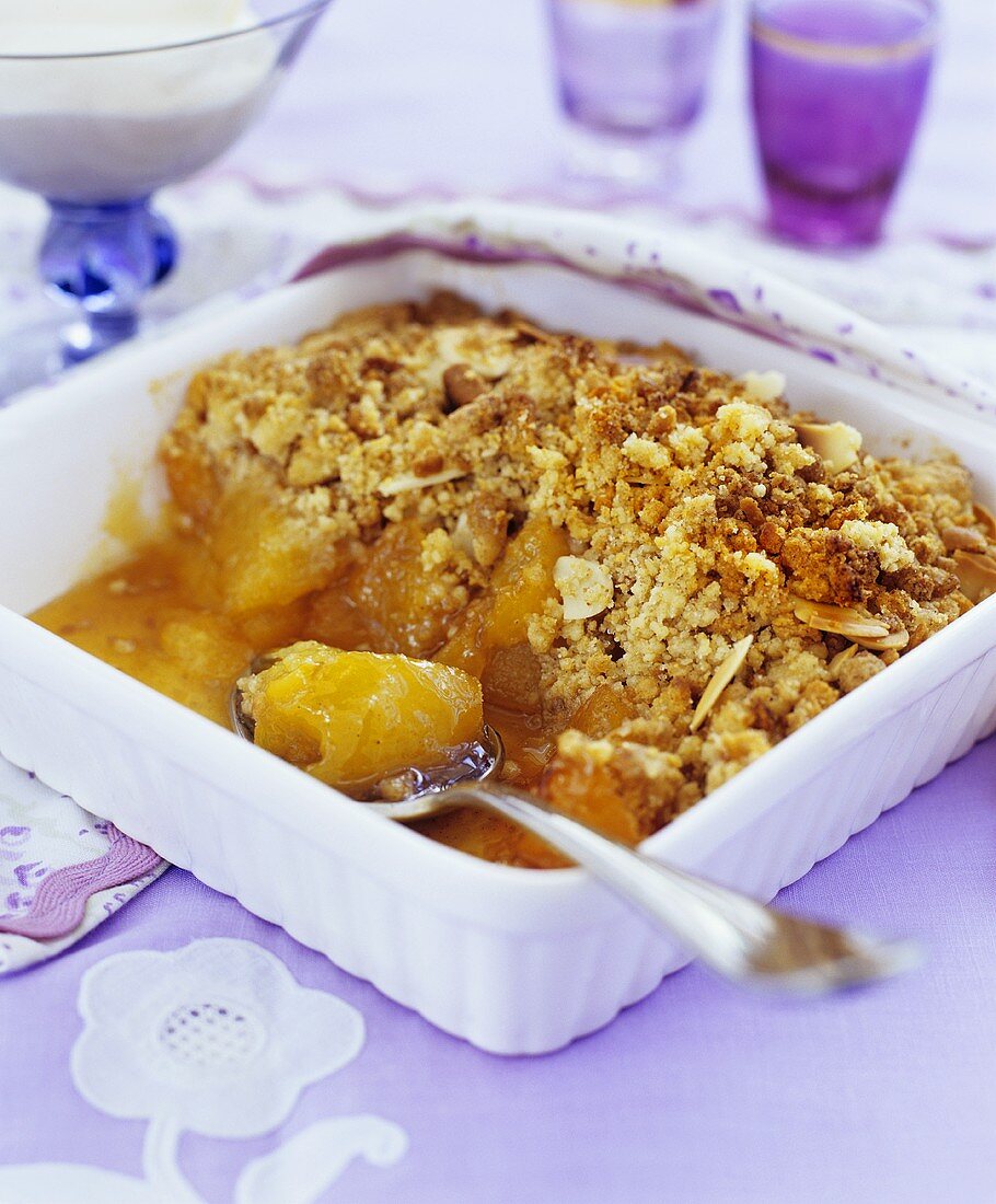 Apricot crumble