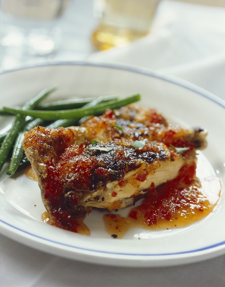 Gegrilltes Stubenküken mit Chilimarmelade