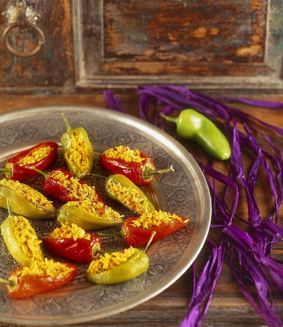 Stuffed chilli peppers with crab curry