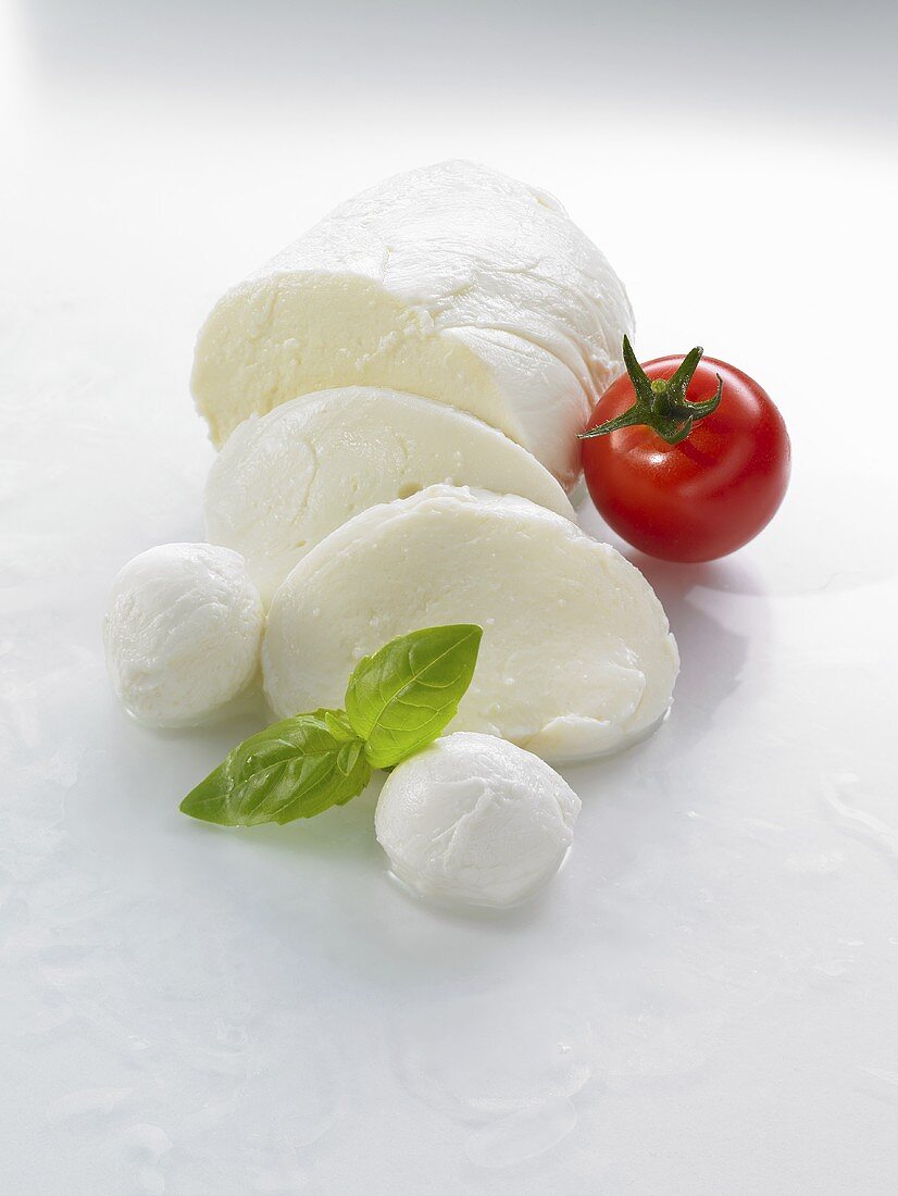 Mozzarella, Tomate und Basilikum