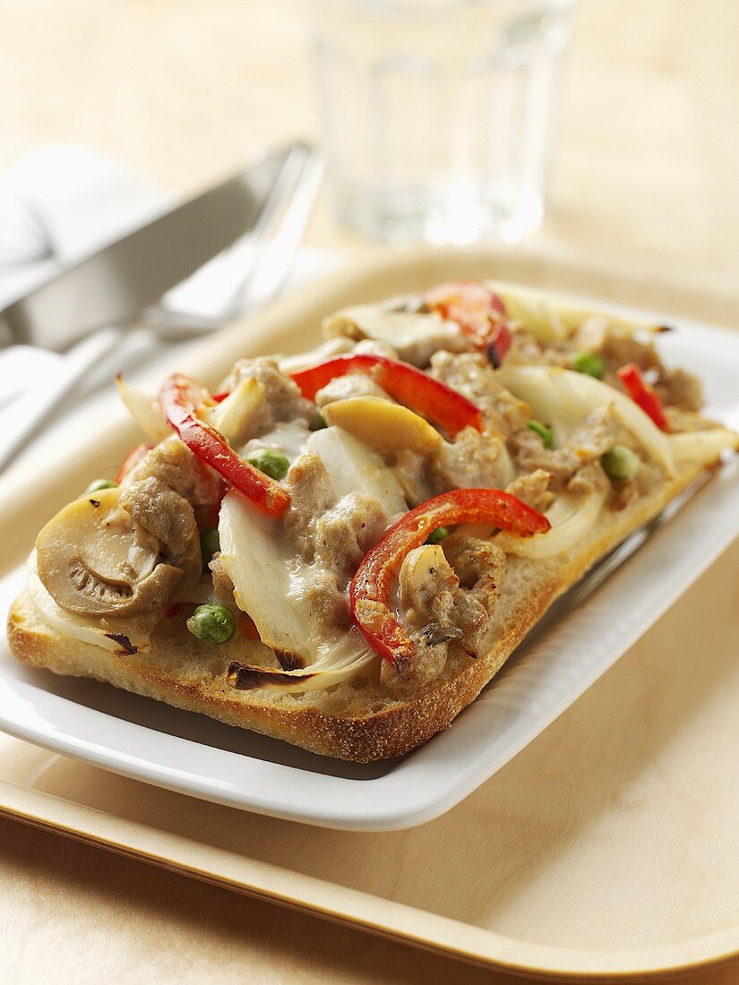 Ciabatta mit Hähnchen und Champignons, überbacken