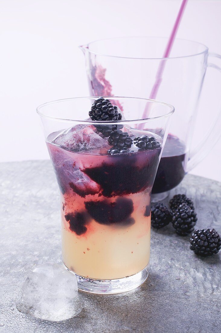 Double-decker (Non-alcoholic drink with blackberries & pineapple juice)