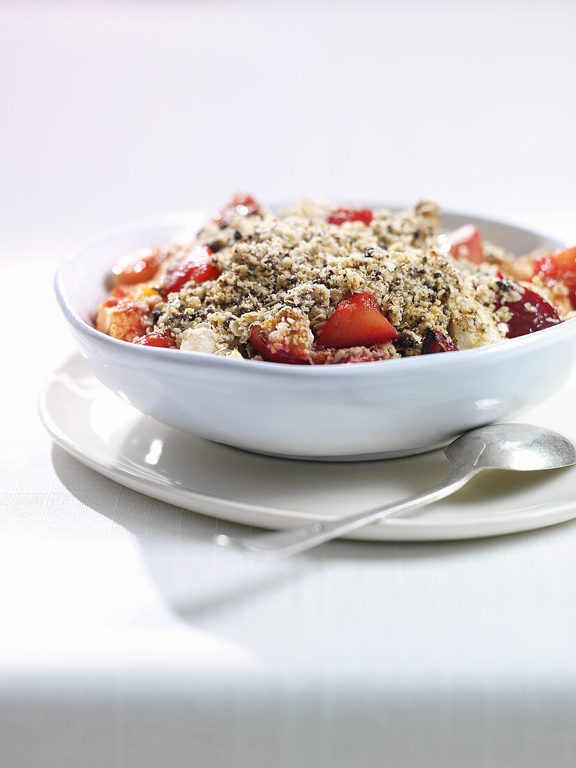 Fruit crumble with wheat and nuts