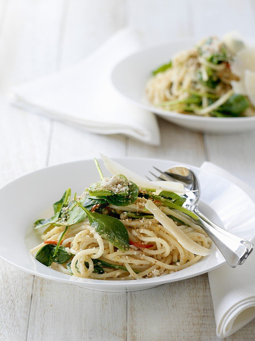 Spaghetti mit Blattspinat