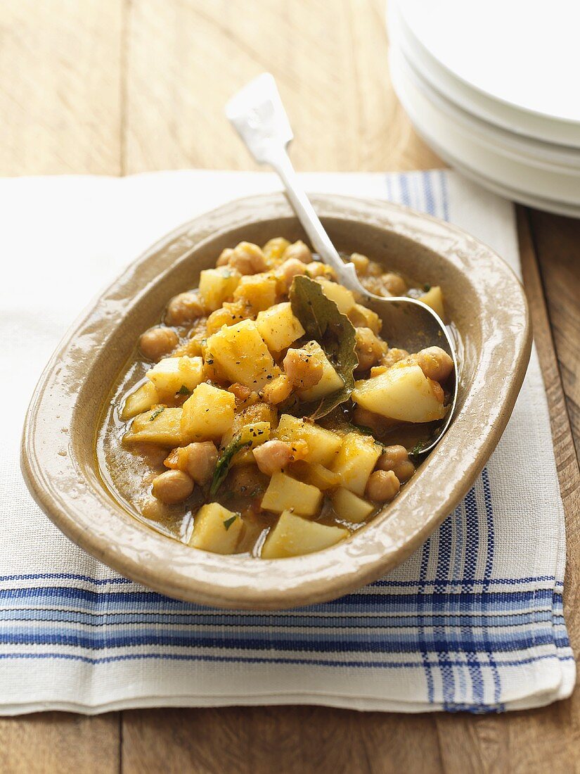 Potato and chick-pea stew