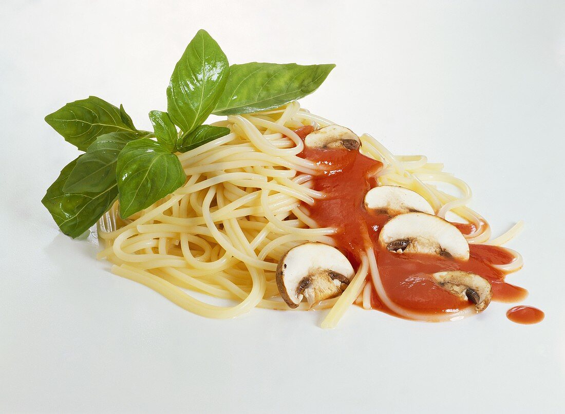 Spaghetti al pomodoro (Spaghetti mit Tomatensauce, Italien)