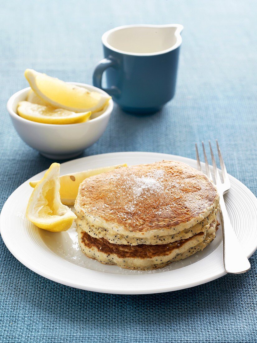 Pancakes mit Mohn und Zitronen