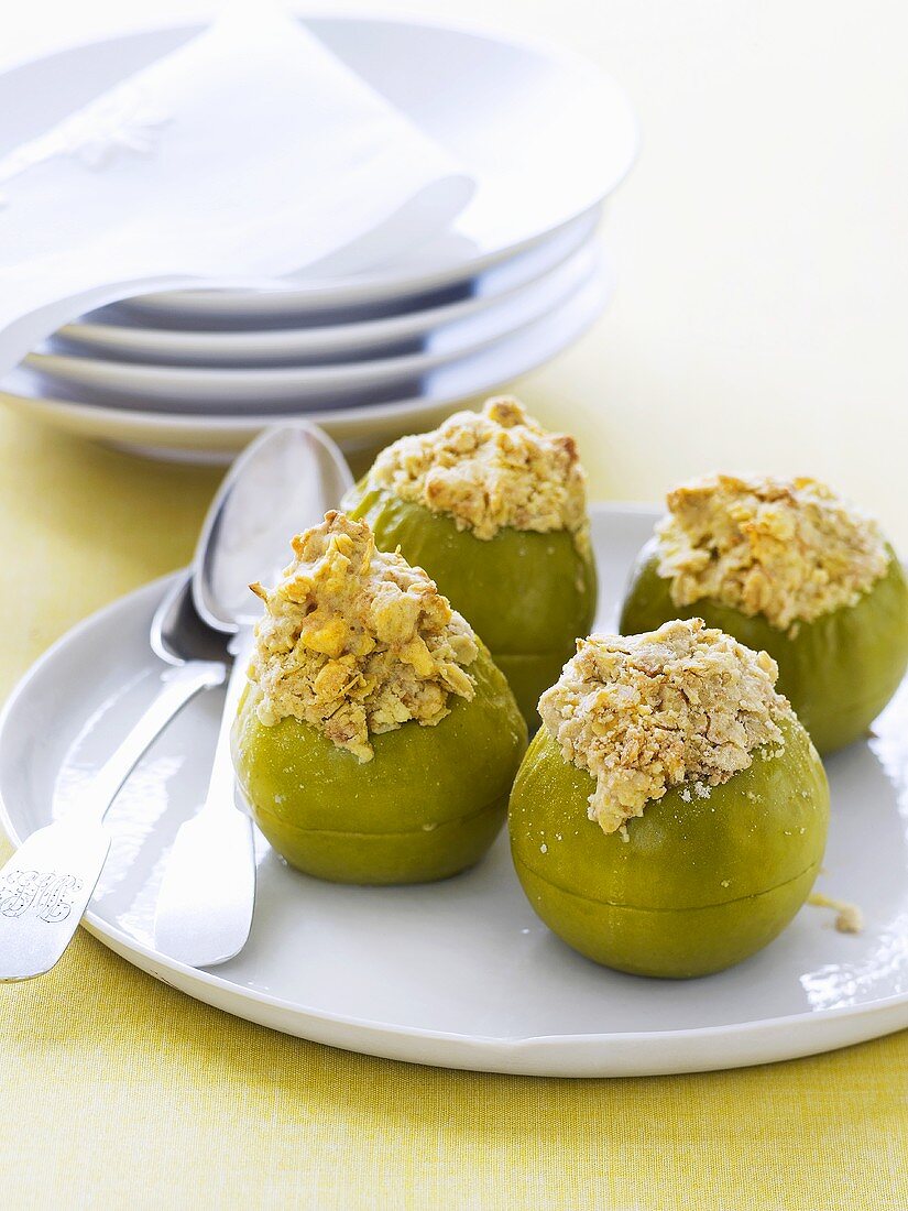 Baked apples stuffed with rolled oats