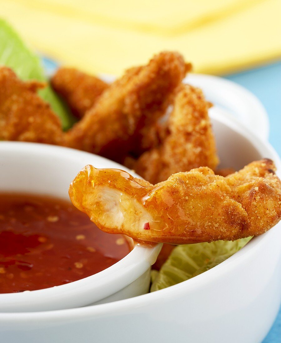 Knusprige Chickensticks mit Chilisauce