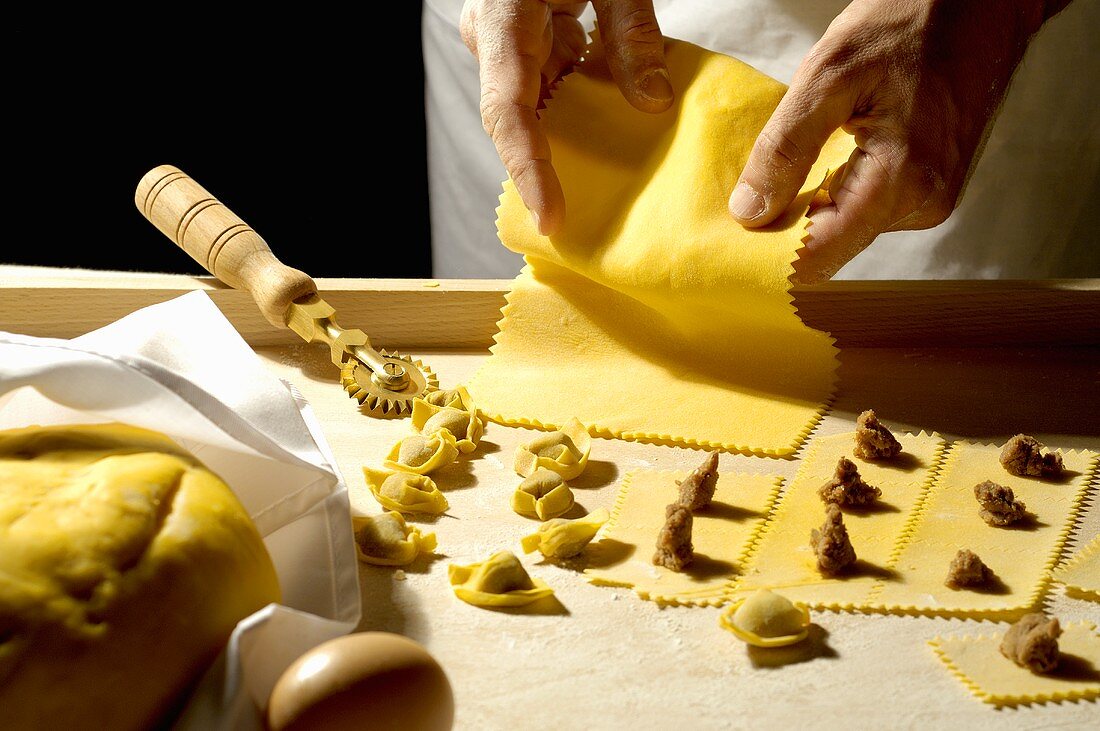 Making cappelletti