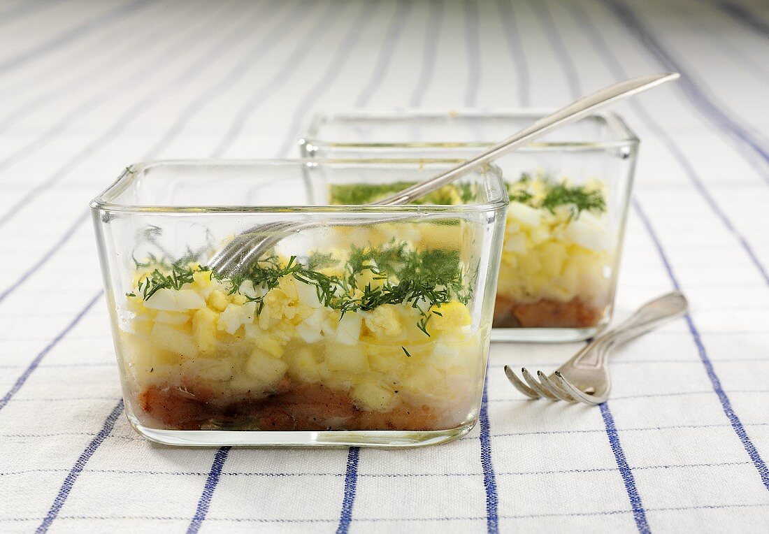 Überbackene Matjesfilets mit Apfel und Ei (Schweden)