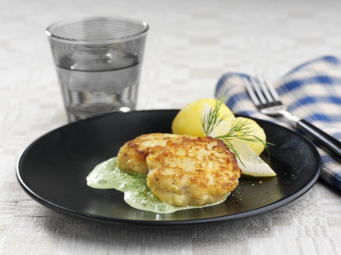 Fish cakes with spinach sauce (Sweden)