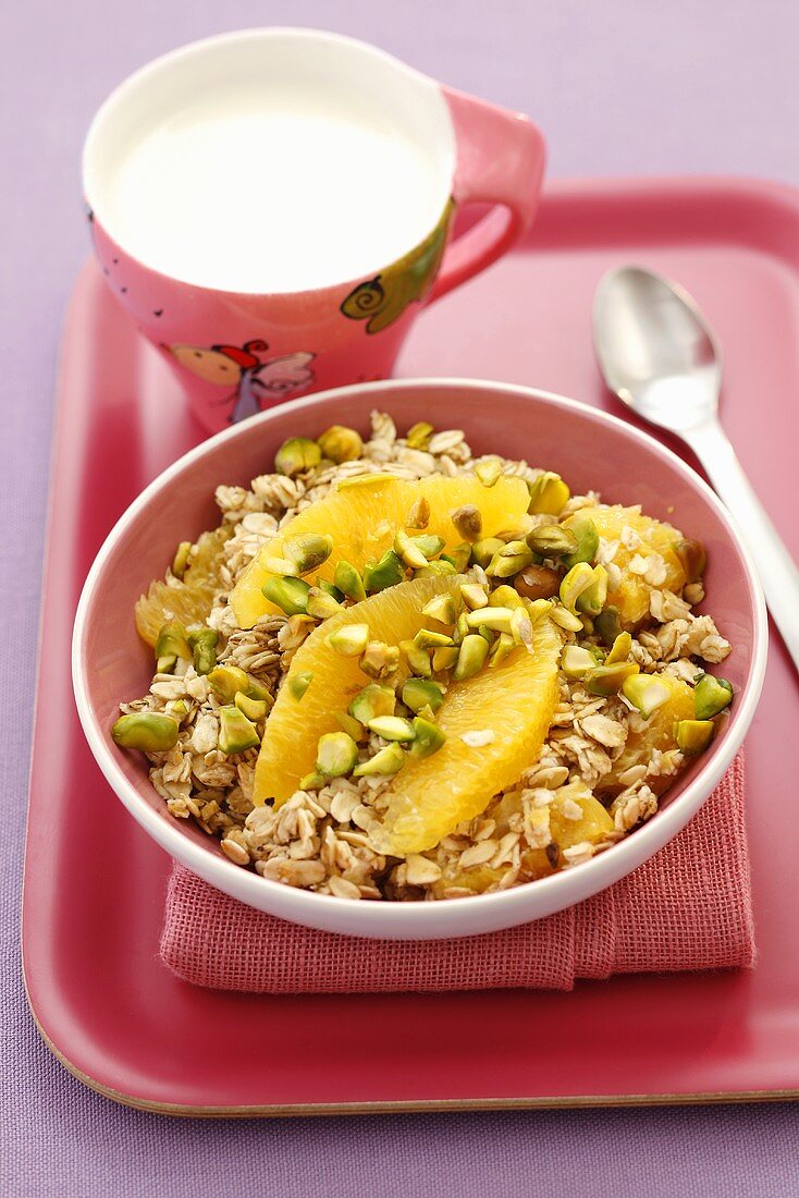 Muesli with pistachios and oranges