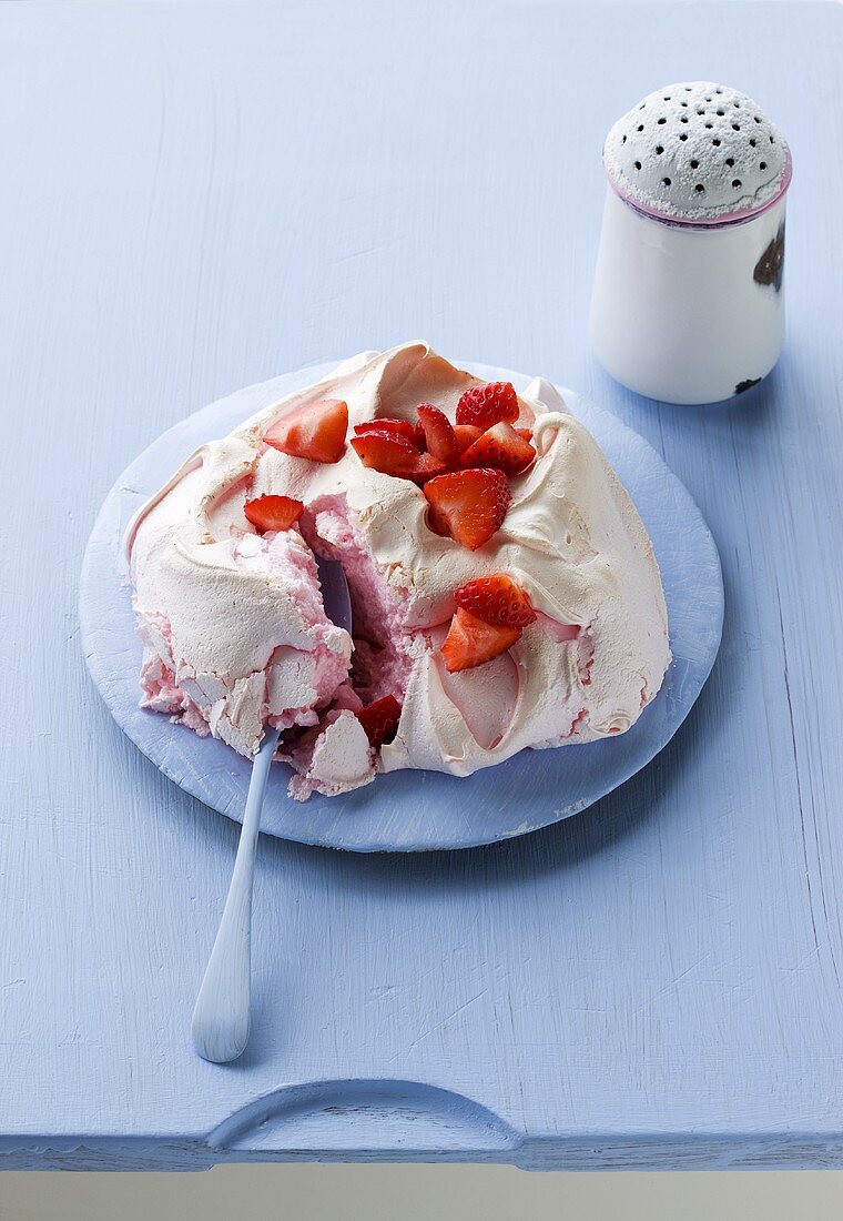 Strawberry marshmallow pie with meringue