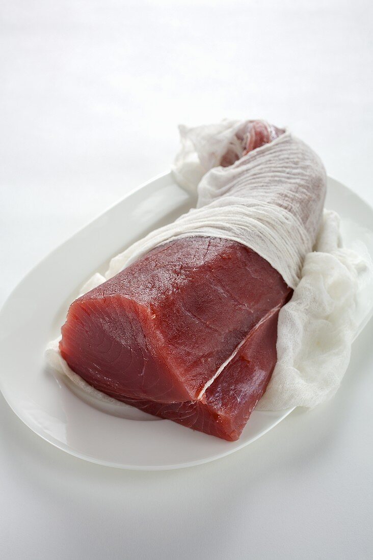 Tuna fillet wrapped in muslin