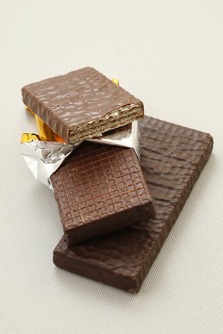 Chocolate-coated wafers with wrapper