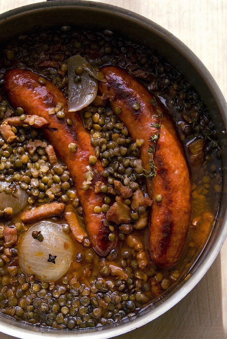 Lentils with sausages and onions