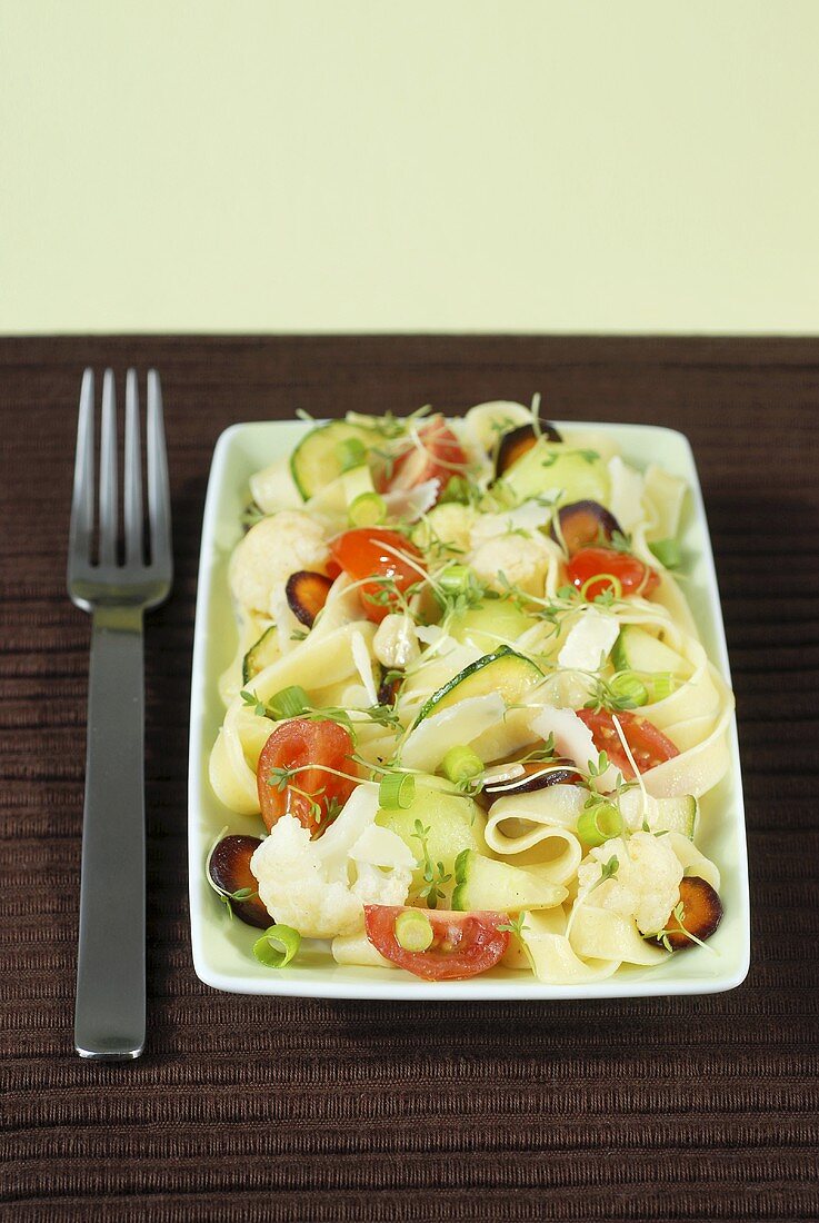 Pasta, ham and vegetable salad