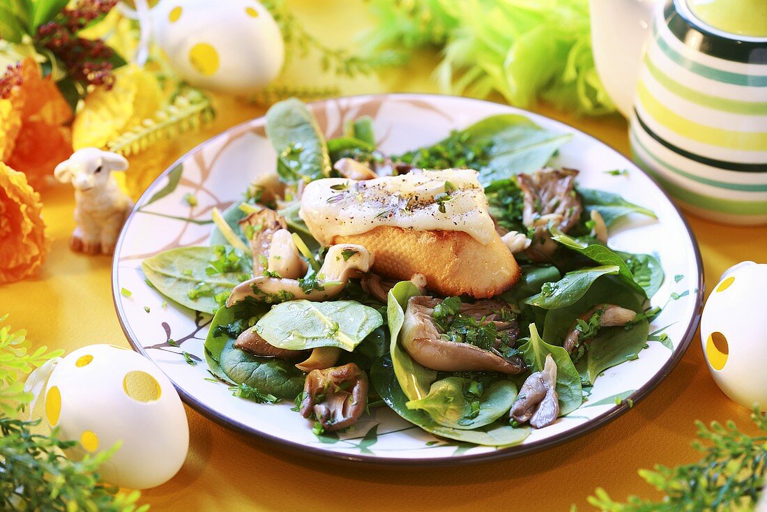 Spinach salad with oyster mushrooms & cheese baguette (Easter)