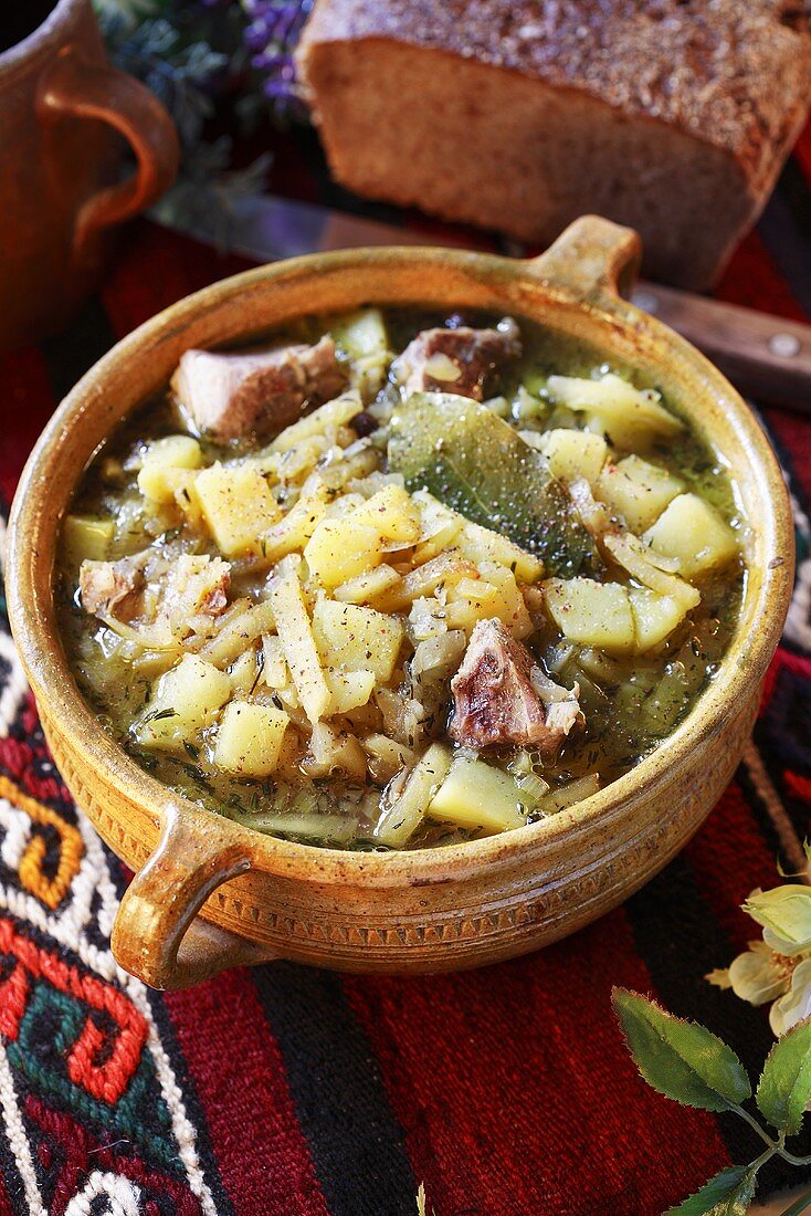 Würzige Kartoffelsuppe mit Fleisch