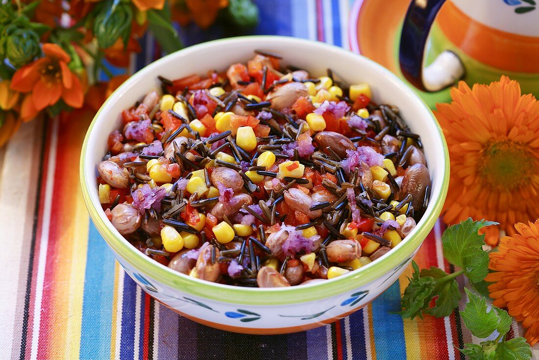 Vegetable salad with sweetcorn and wild rice (Mexico)