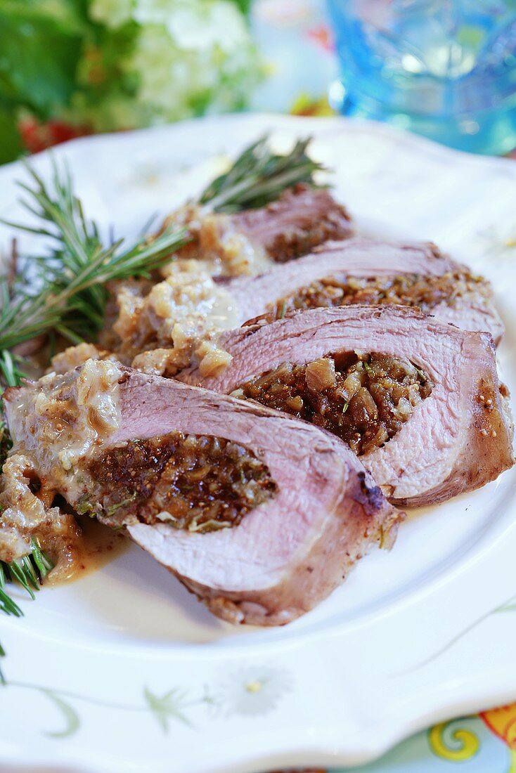 Pork fillet stuffed with figs