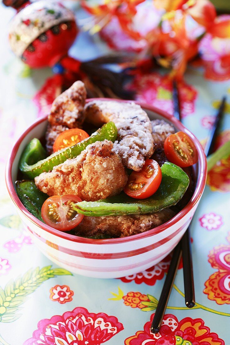 Hähnchen mit Paprika und Tomaten (China)