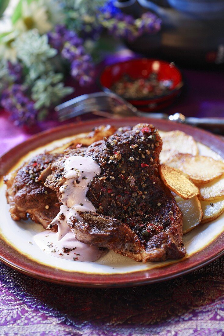 Peppered steak with fried potatoes