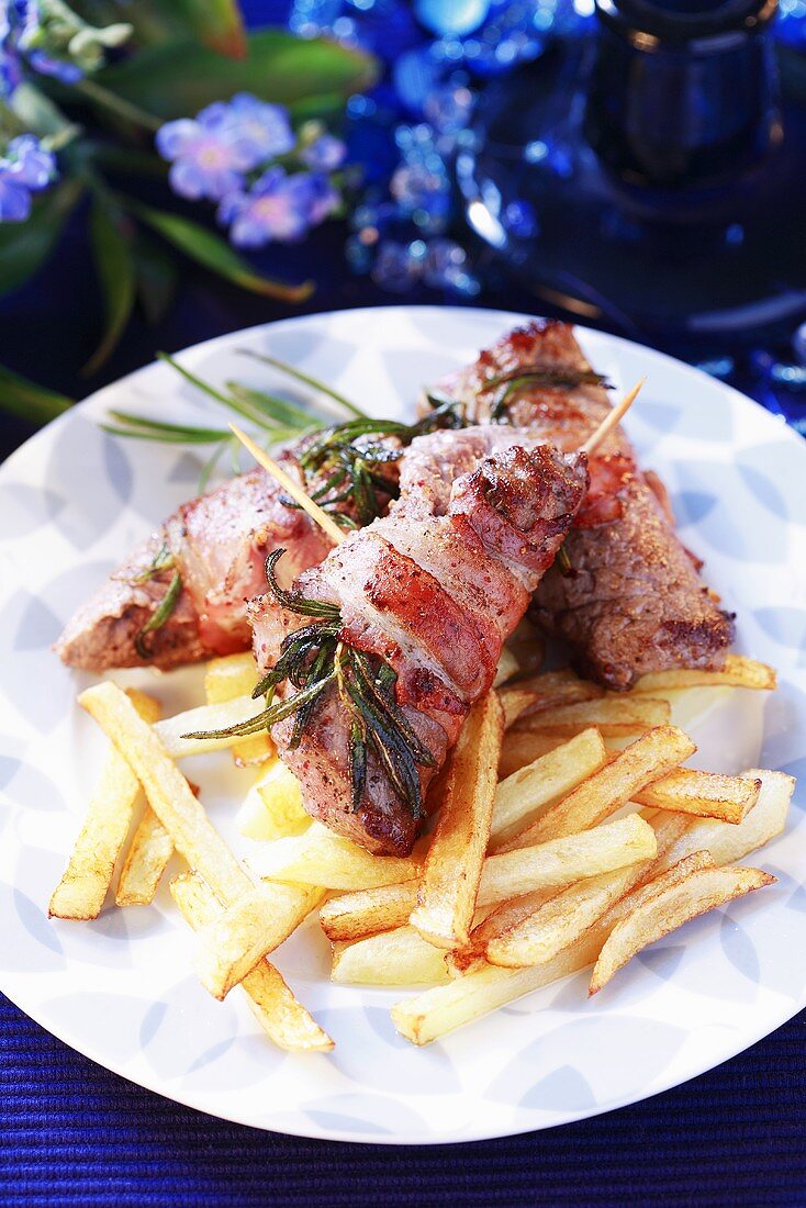 Tournedos im Speckmantel mit Pommes frites