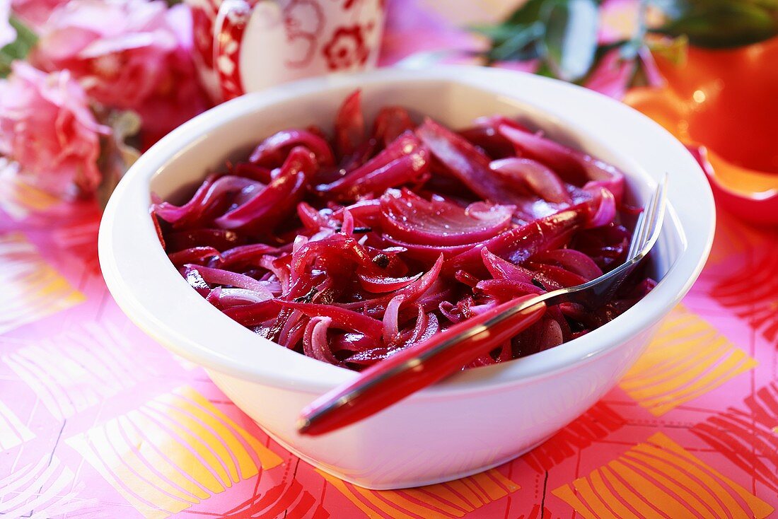 Cooked red onions (side-dish)