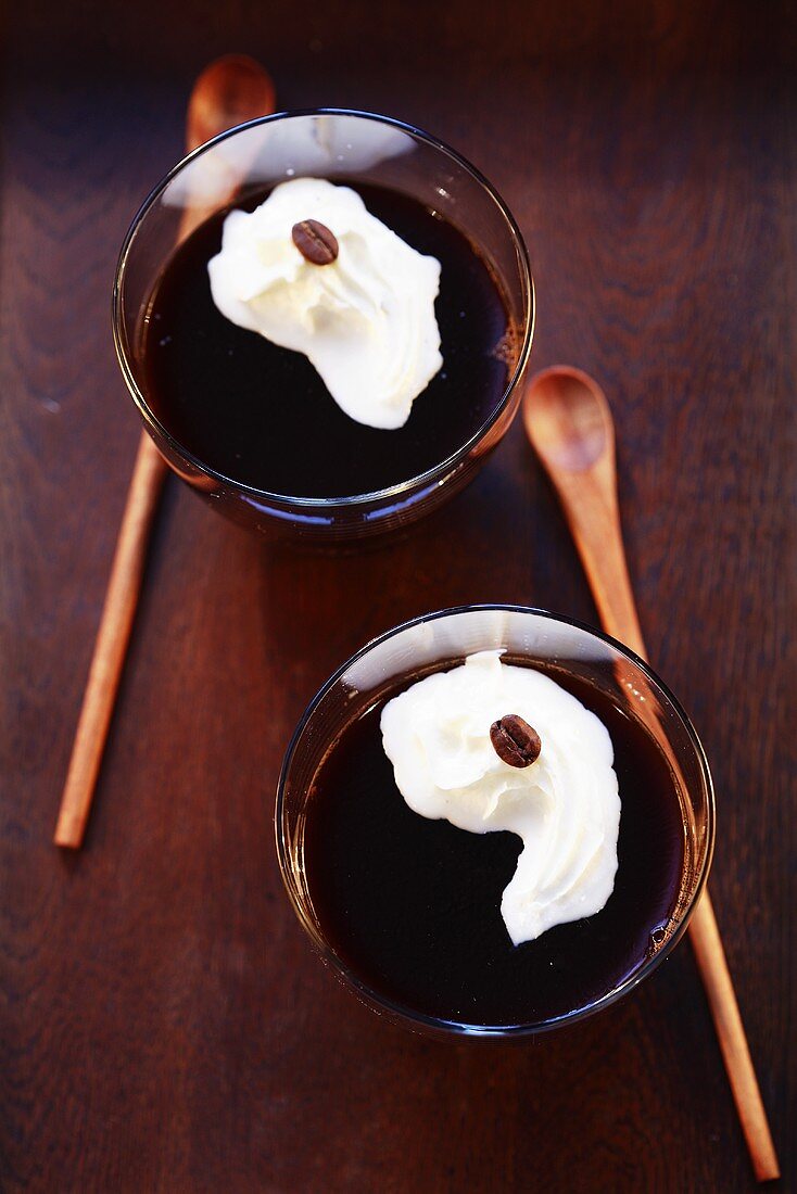 Coffee jelly in two glasses