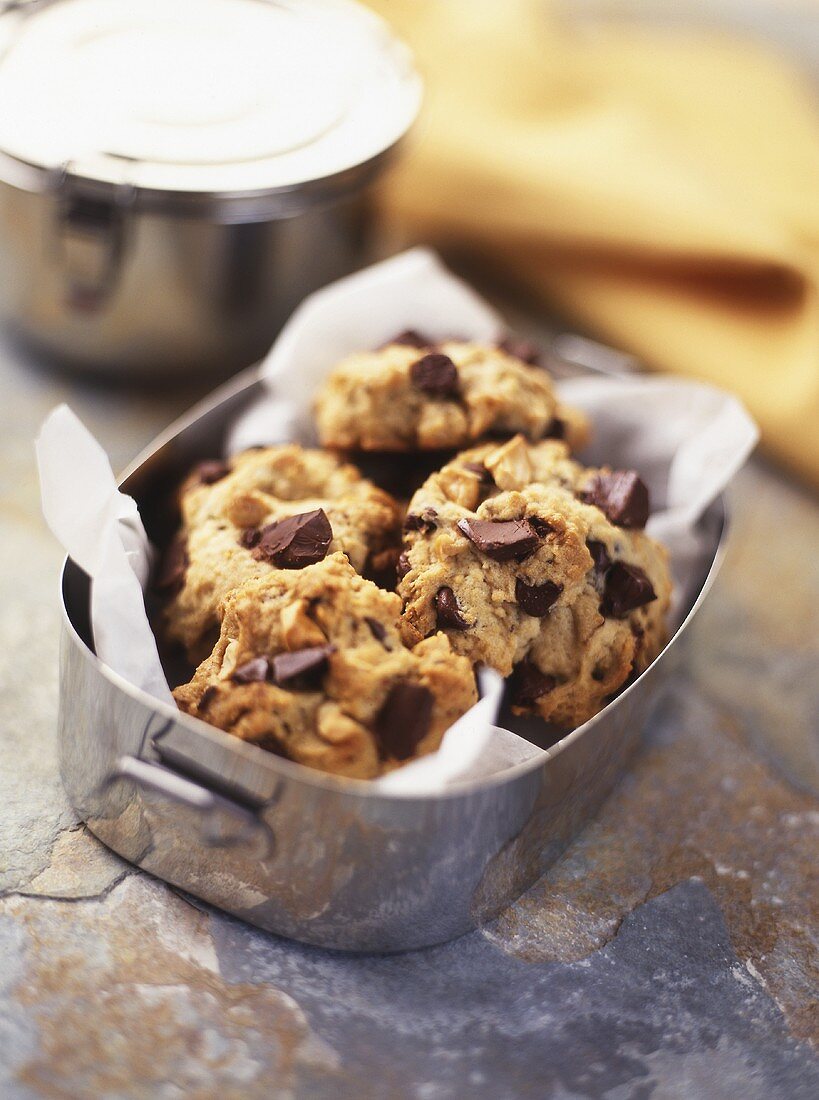 Chocolate Chip Cookies in Metallbox