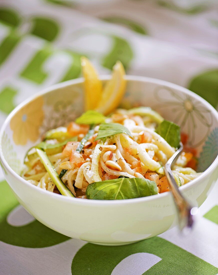 Linguine with courgette and lemon sauce