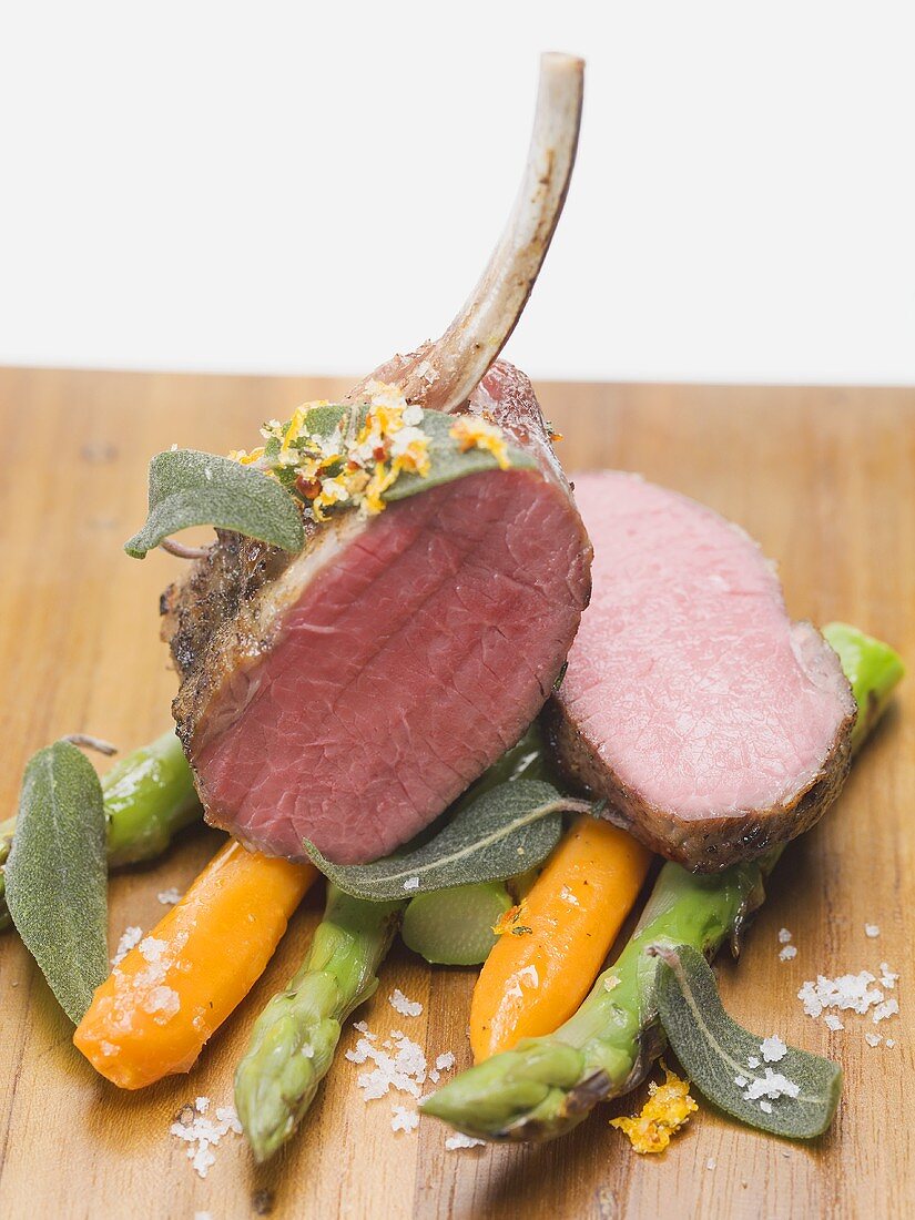 Lamb chops with carrots, asparagus and sage