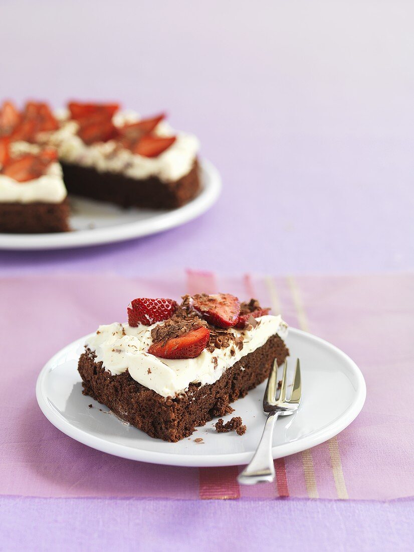 Chocolate cake with strawberries for diabetics