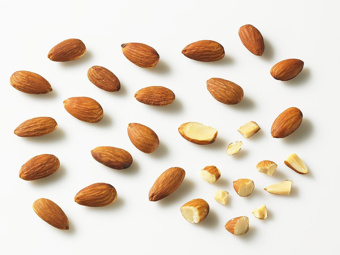 Shelled almonds, whole and pieces