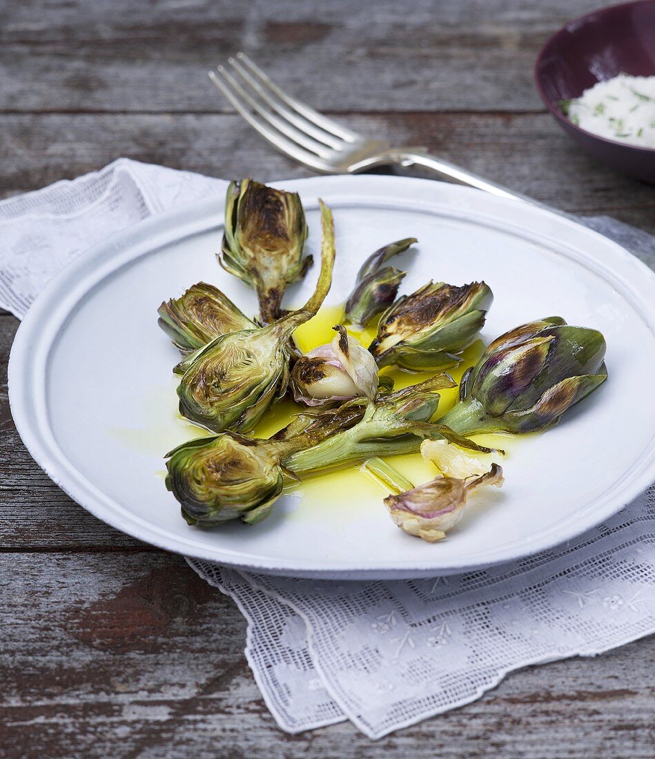 Grilled artichokes with garlic, olive oil and sea salt