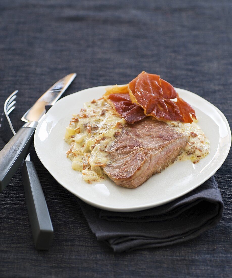 Fried veal with Parmesan sauce and fried ham