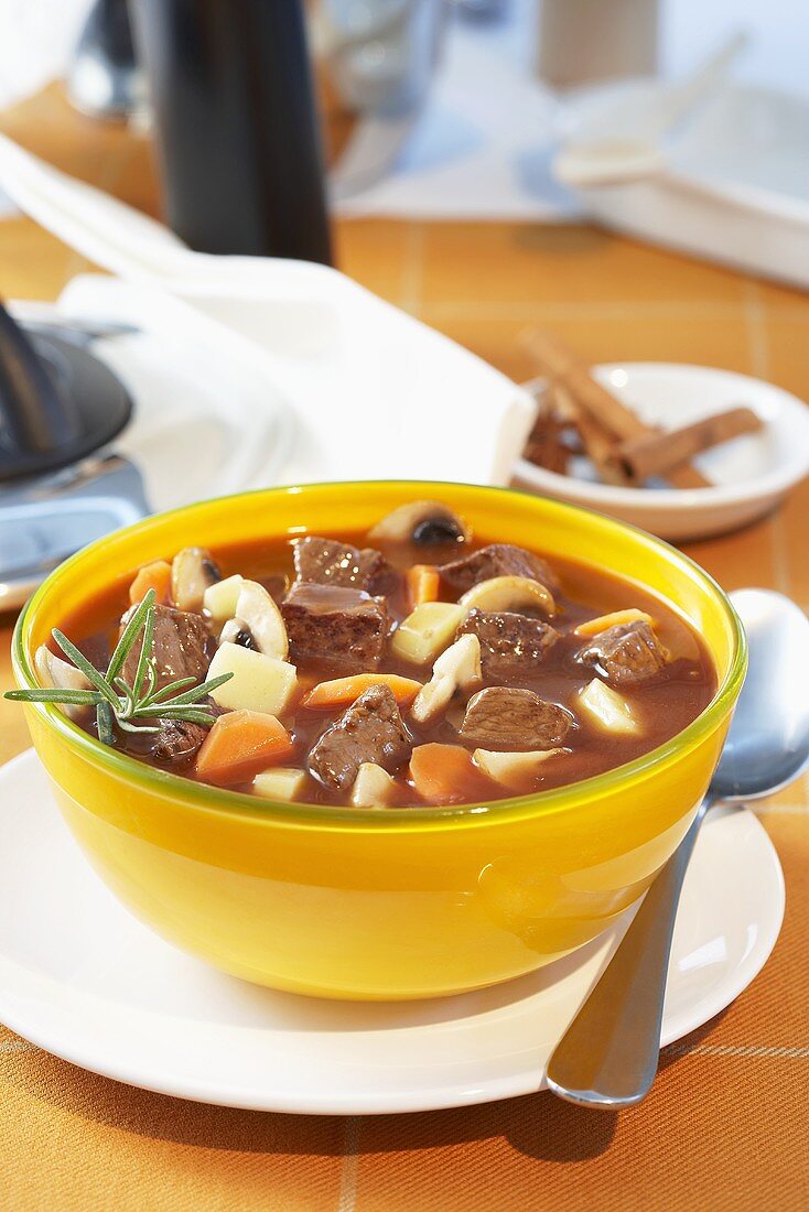 Beef goulash with gingerbread spices