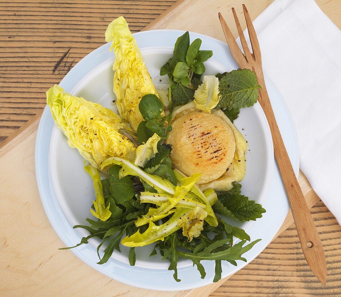 Salad leaves with fried goat's cheese