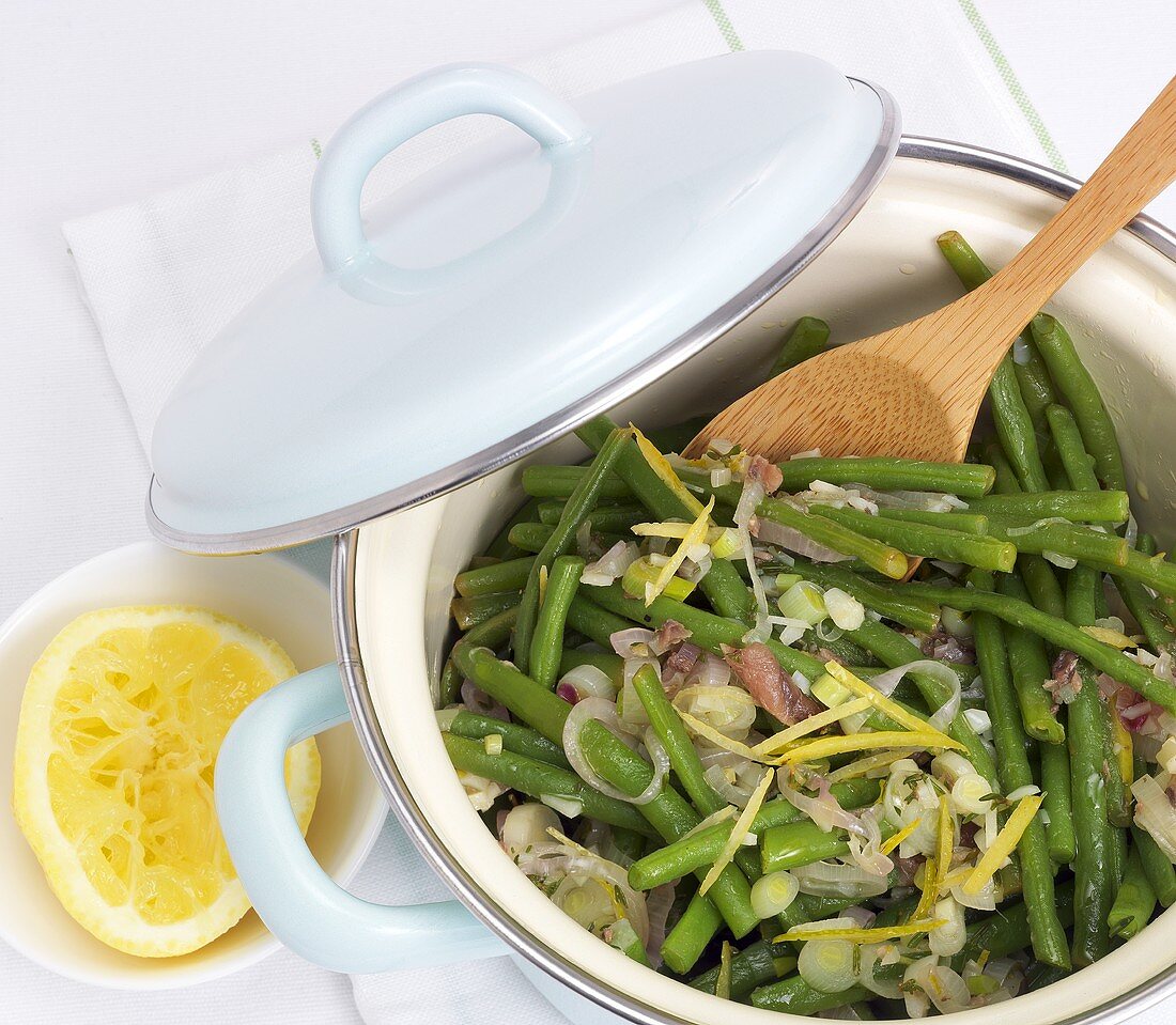 Green beans with lemon and anchovies