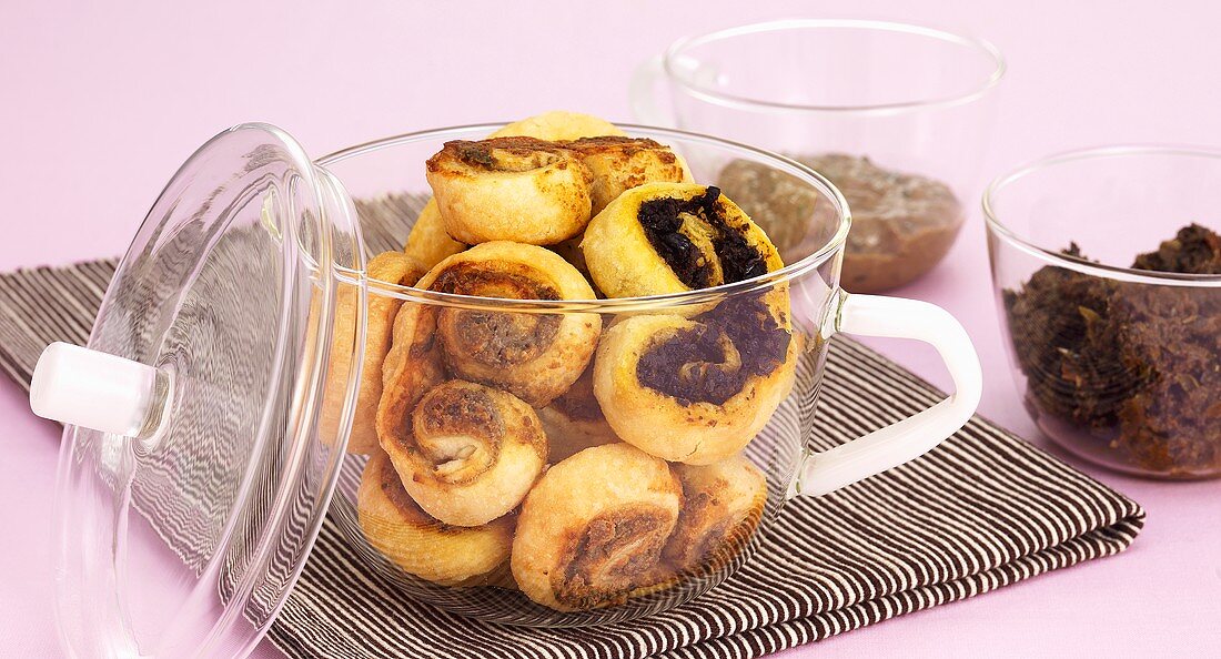 Palmiers filled with olive- and with anchovy paste